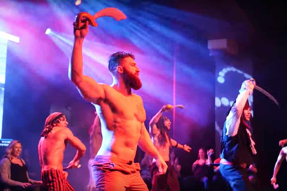 HUNKS-pirates Magic 4